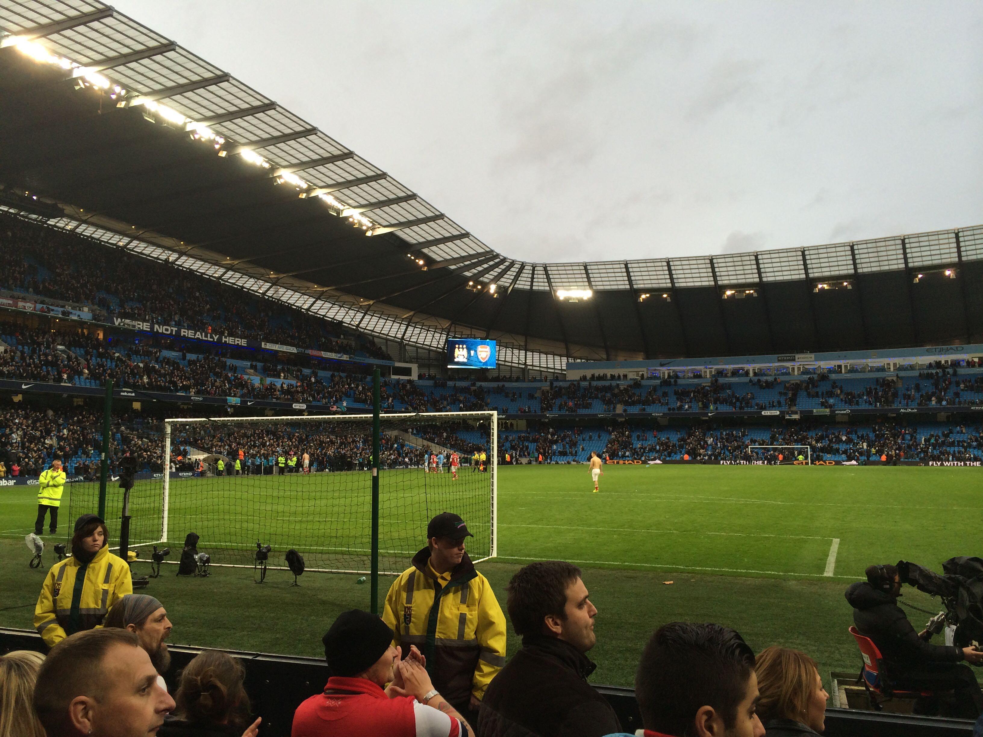 球队努力填 球队努力填